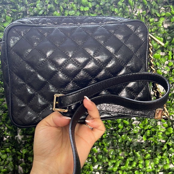 Michael Kors Black Quilted Leather Susannah Lock Messenger Bag - Picture 7 of 9